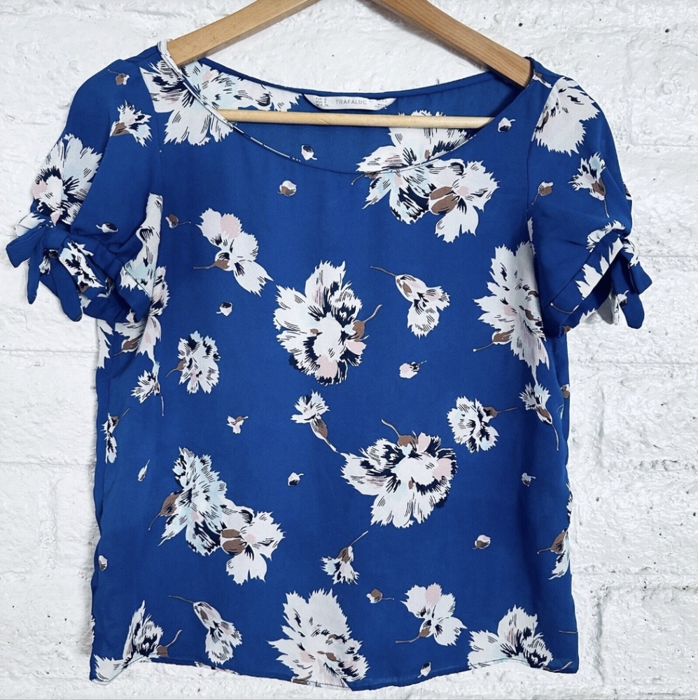 Blue floral Zara top